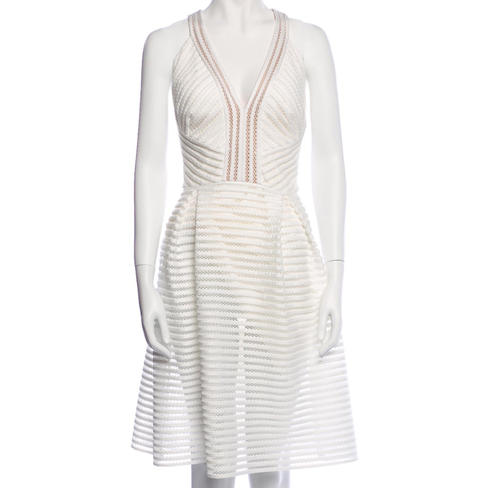Carmen Marc Valvo White Sleeveless Dress sz. M/6 NWOT